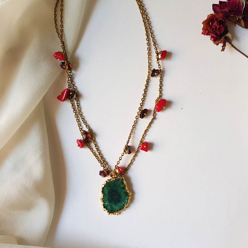 Drama Layer Red Green Simple Neckpiece