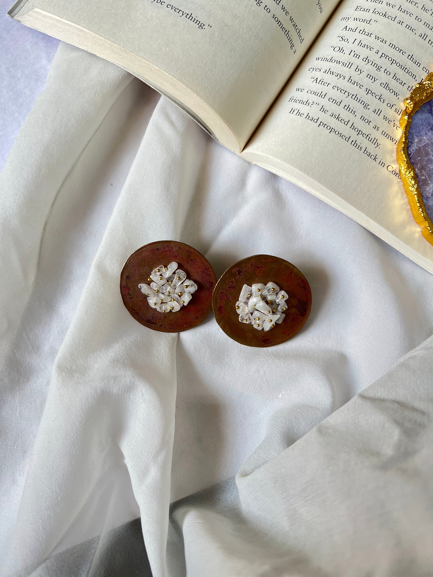Rose Plate In Fresh White Earrings