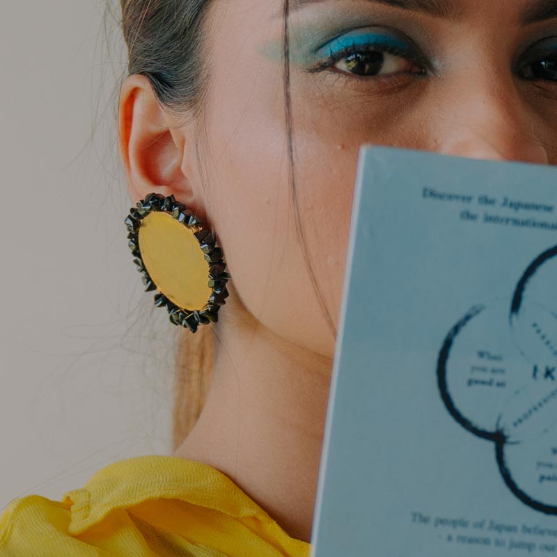 Black Stone Gold Disc Earrings
