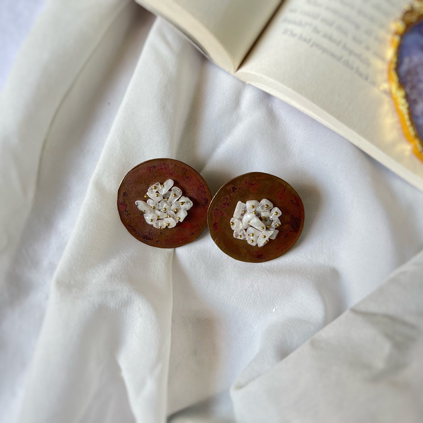 Rose Plate In Fresh White Earrings