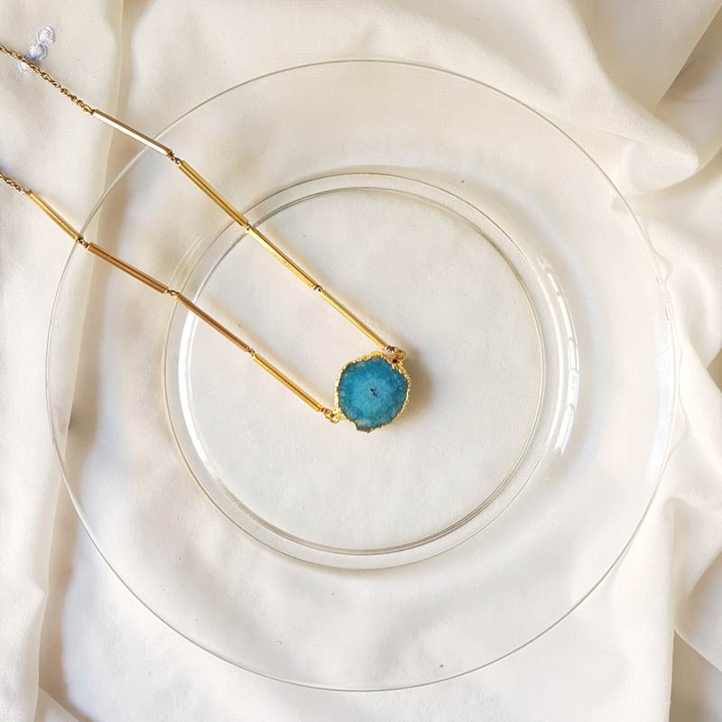 Stick Along Neckpiece